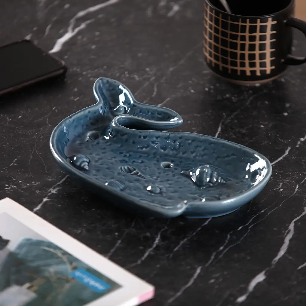 figura_ceramica_ballena_azul (1).webp